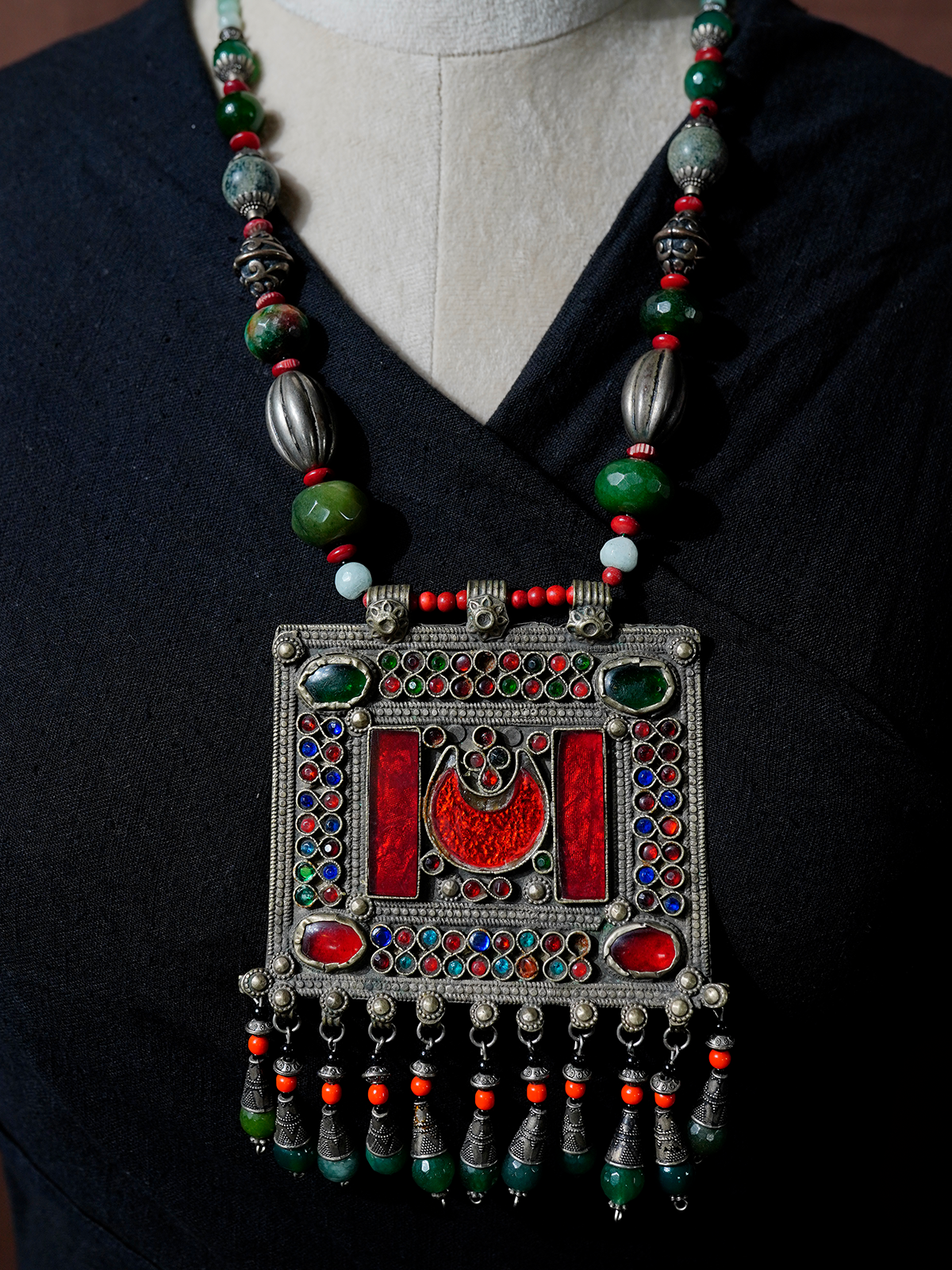 Qamar Necklace