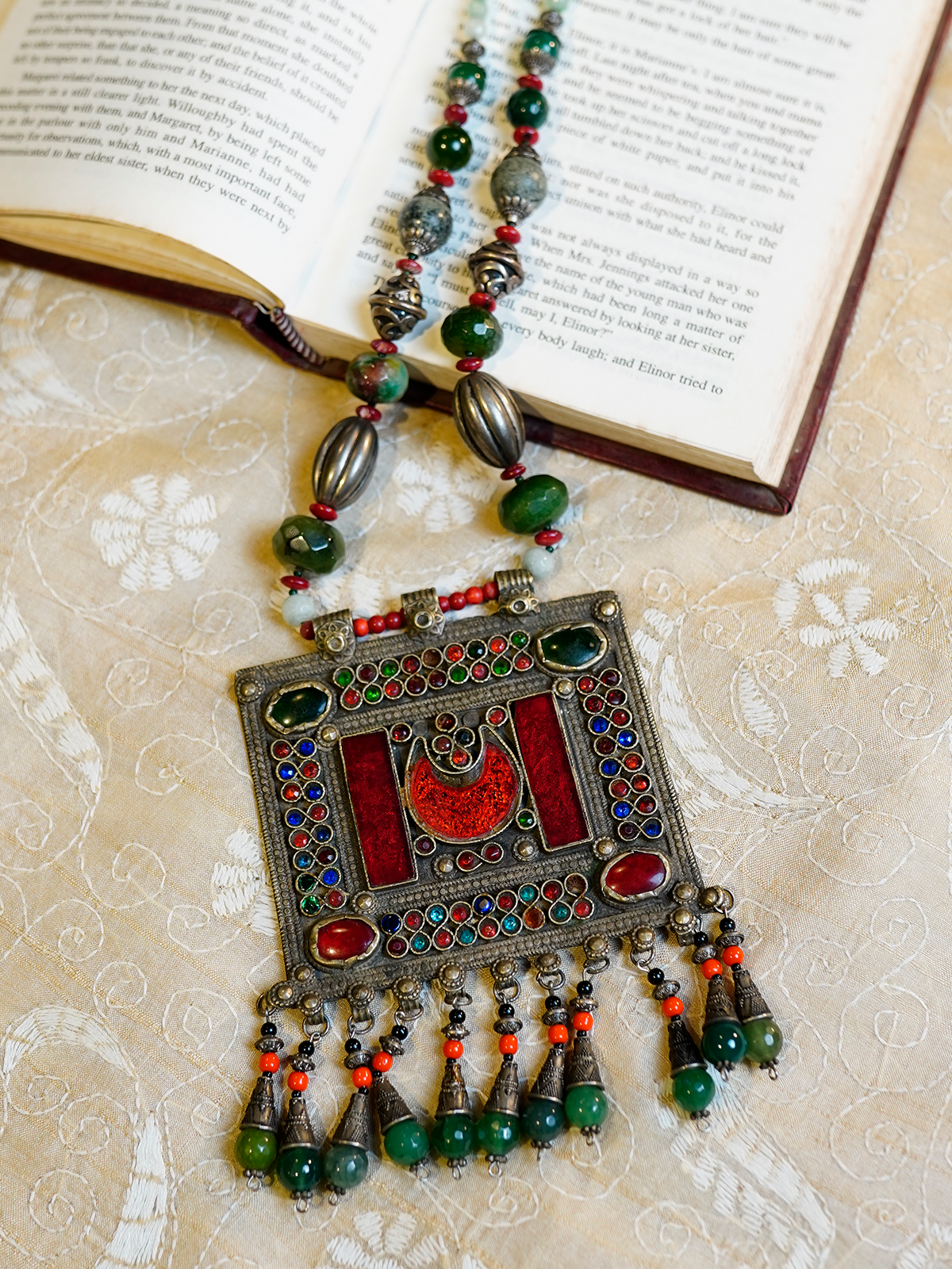 Qamar Necklace